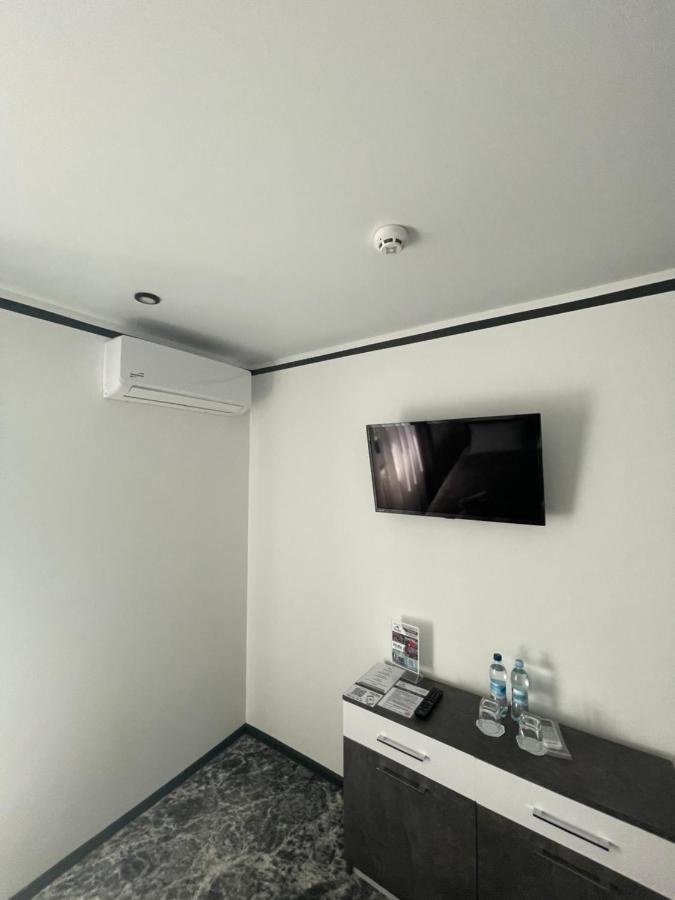 Hotel Stella à Ternopil Extérieur photo